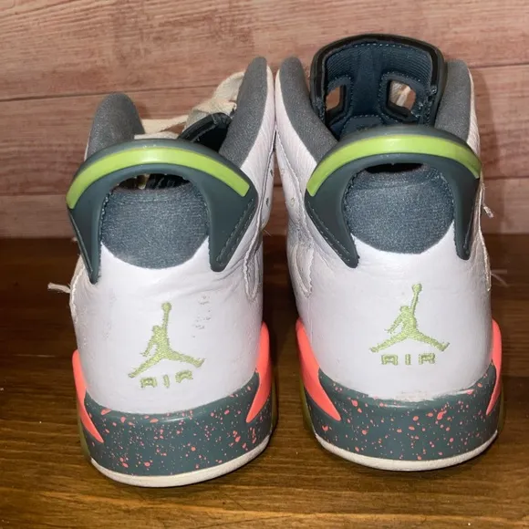 2016 Air Jordan 6 GS Bright Mango size 5.5Y youth 384665-114 sneaker shoes