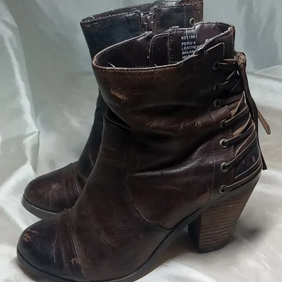 Adam Tucker me too women's brown distressed ankle boots size 6