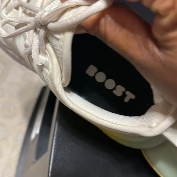 ADIDAS  BOOST WOMENS SNEAKERS SIZE 9.5 in excellent condition