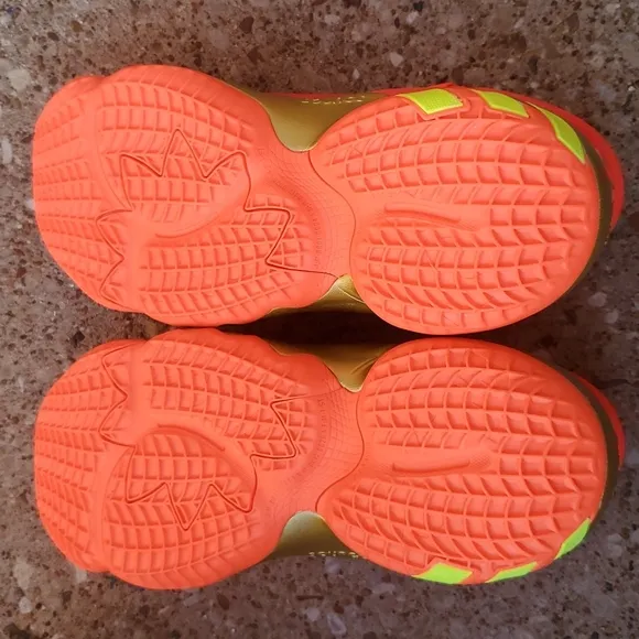 Adidas D.O.N. Issue 2 Explosives Solar Orange Yellow Gold Donovan Mitchell 6.5