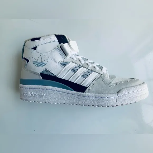 Adidas kids Sneakers NWT