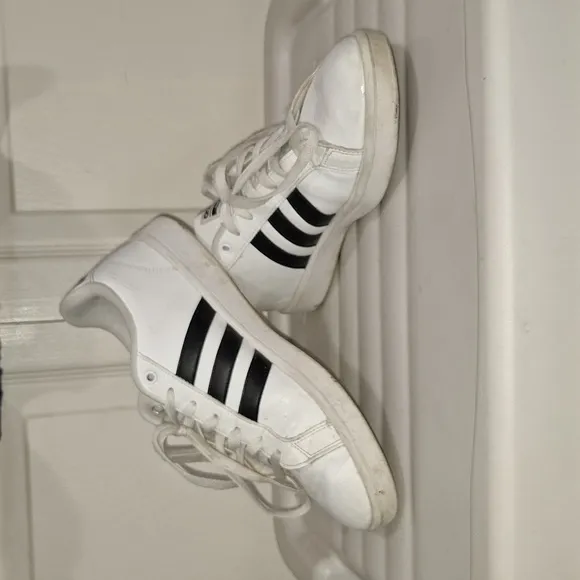 Adidas leather classic lace-up sneakers 3 stripes - 9M - black/white