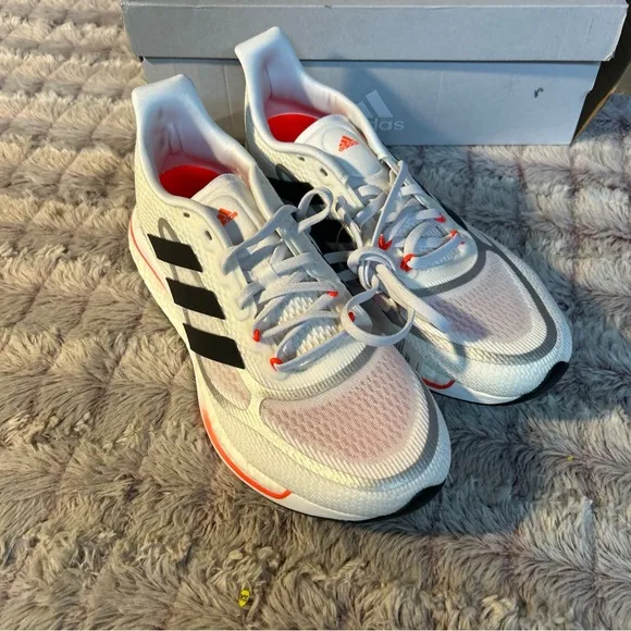 Adidas Men's  SuperNova Sneakers size 7
