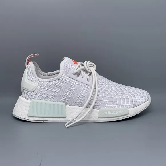 Adidas NMD R1 Running Shoes GX9531 Men’s Sz 7.5 Women's Sz 8.5