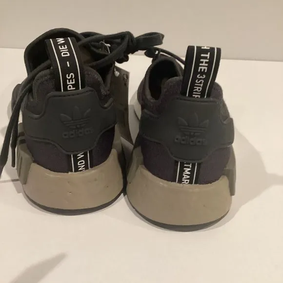 Adidas NMD_R1 Carbon Cargo Black Running Shoes Boys 7.5 EE5105