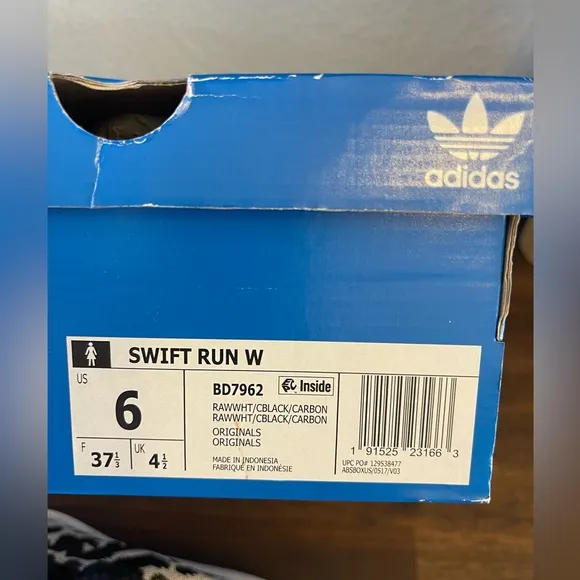 Adidas Swift Run 1.0 shoes size 6 women’s animal print running shoes 🖤🖤