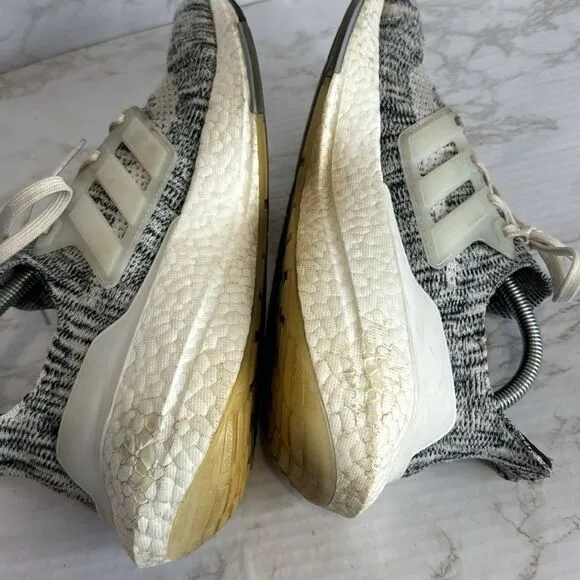 adidas UltraBoost 21 Oreo Running Shoes mens sz 9.5 Sneakers White Black