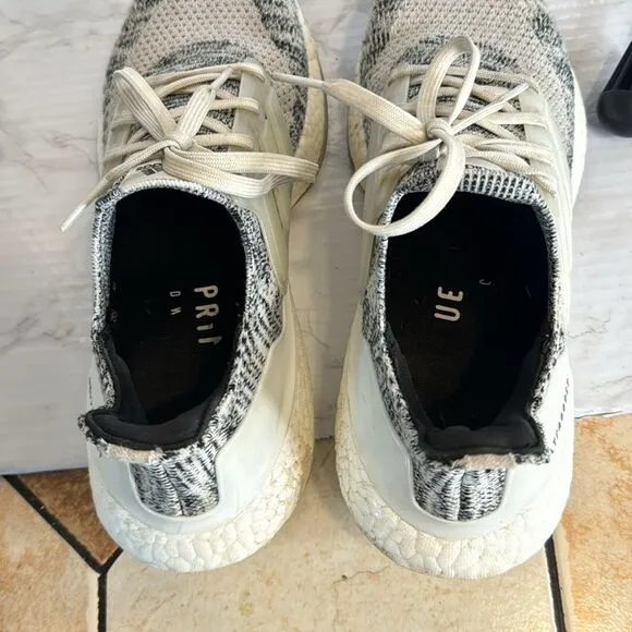 adidas UltraBoost 21 Oreo Running Shoes mens sz 9.5 Sneakers White Black