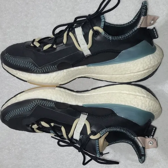 ADIDAS ULTRABOOST PARLEY RUNNING SHOES SIZE 10 MEN'S