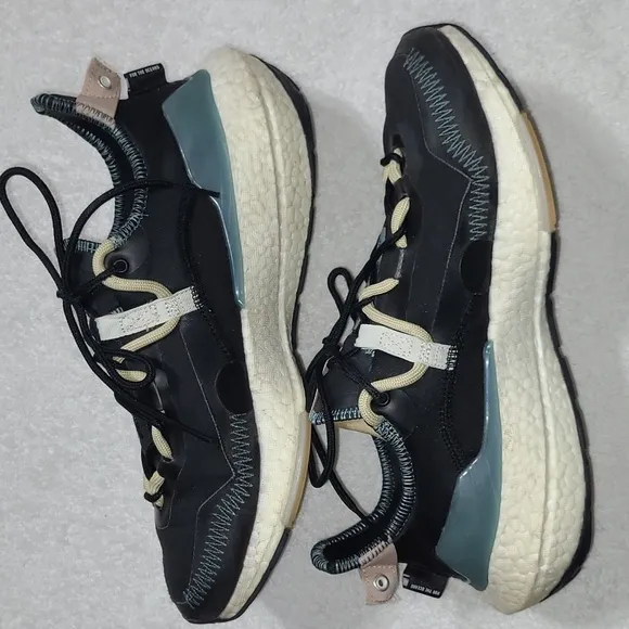 ADIDAS ULTRABOOST PARLEY RUNNING SHOES SIZE 10 MEN'S