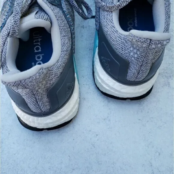 Adidas Womens Ultraboost Running Shoes Sneakers Sz 8.5 Blue Grey sz 8.5