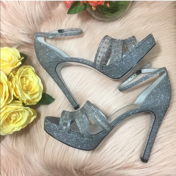 ADRIANNA PAPELL MORGAN ANKLE STRAP SILVER OPEN TOE HEELED SANDALS SIZE 1…