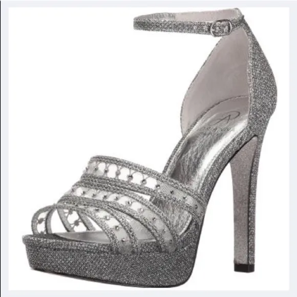 ADRIANNA PAPELL MORGAN ANKLE STRAP SILVER OPEN TOE HEELED SANDALS SIZE 1…