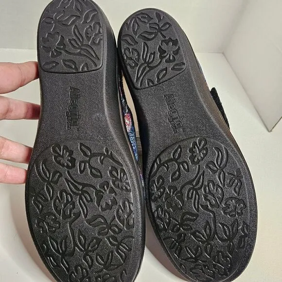 Alegria nurse work shoes slip on clog. Floral pixels. Size 41W