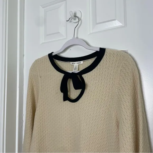 Alice   Olivia Cashmere Wool Blend Cream Sweater Dress