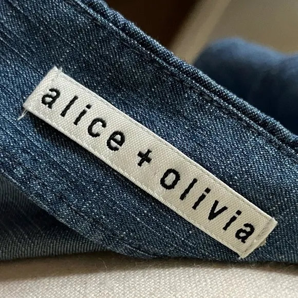 ALICE   OLIVIA | TULA CLOSET STAPLE CHAMBRAY MINI DRESS in MEDIUM WASH | SIZE S