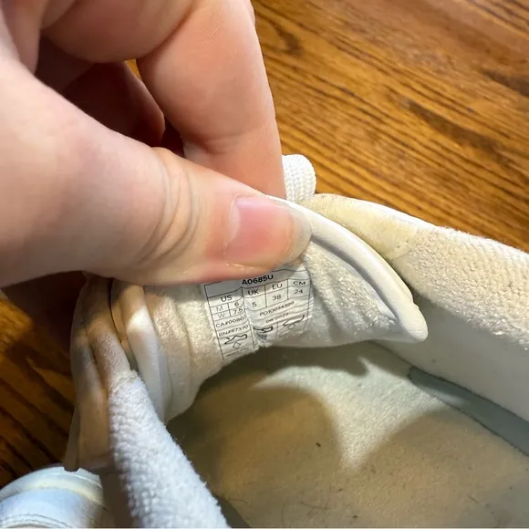 Alo Yoga Recovery White Sneakers Size 7.5