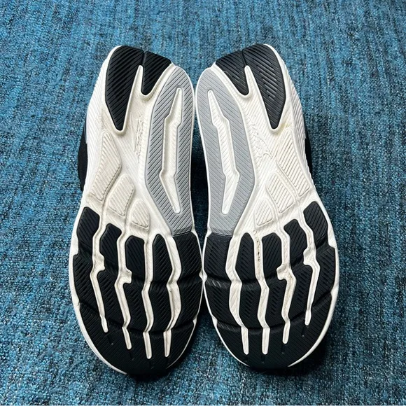 Altra Experience Form Running Shoes in Black White