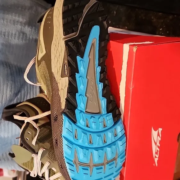 ALTRA M TIMP 4 NIB 11.5 MENS Green and Gray Running Shoes
