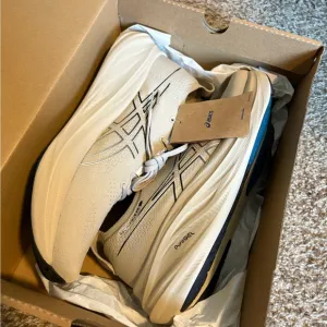 Asics Cream Running Shoes