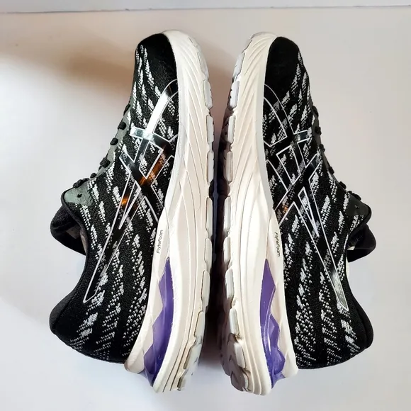 Asics Gel-Stratus Black and White Sneakers Men' Size 11