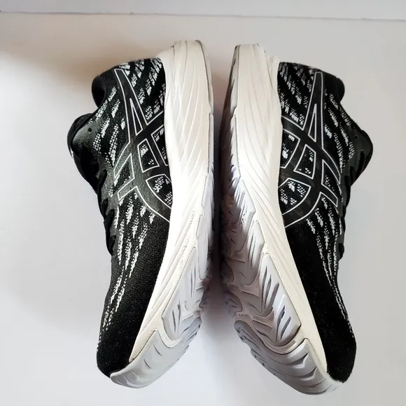 Asics Gel-Stratus Black and White Sneakers Men' Size 11