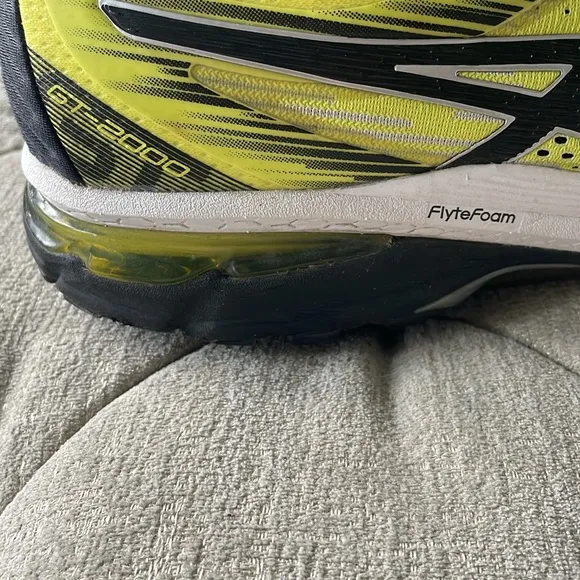 Asics GT-2000 Running shoes‎ size 12.5