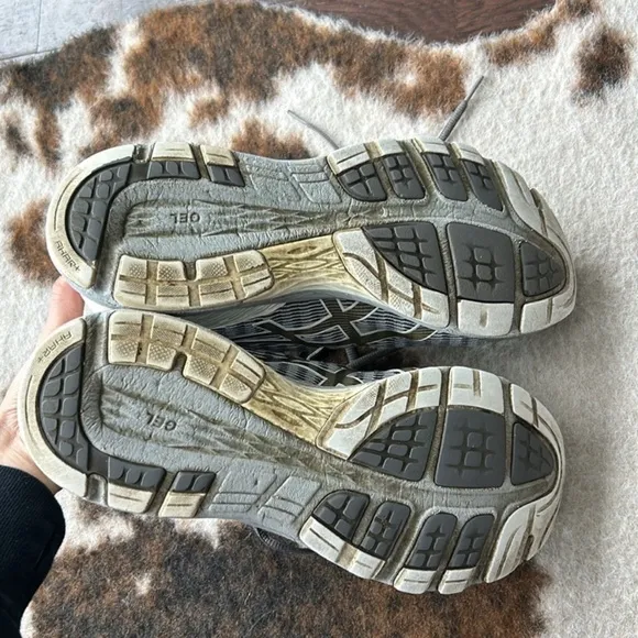 ASICS sneakers 👟 flyte foam US 10 size , they’re super comfortable Paid 280$  S
