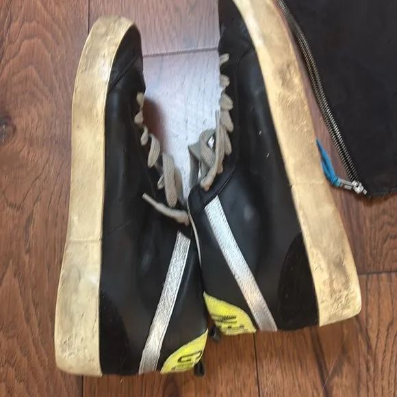 AUTHOR Golden Goose Black and Yellow Sneakers