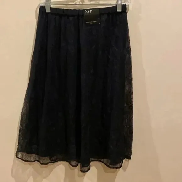 Banana Republic factory midi lace skirt