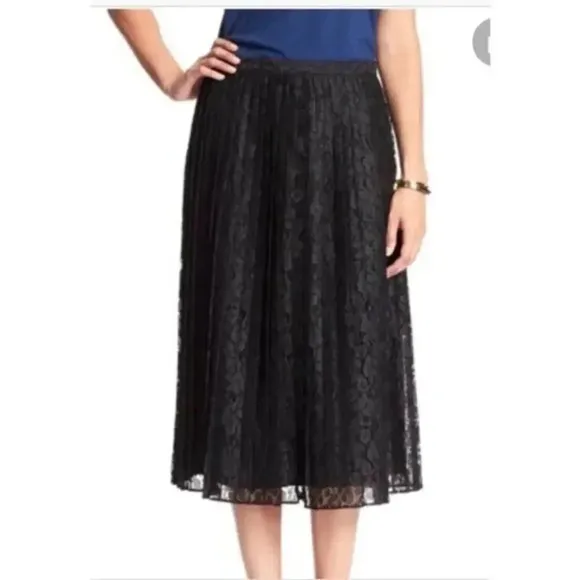 Banana Republic factory midi lace skirt