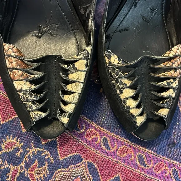 BCBG - Gorgeous Black and Snakeskin Sandals, Size 11