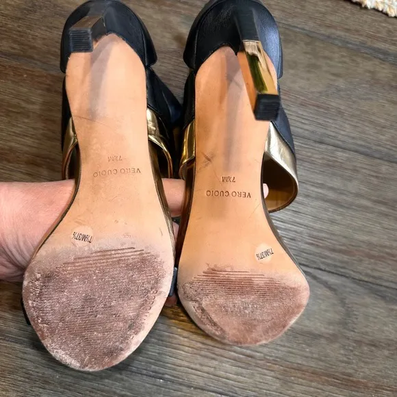BCBGMAXAZRIA Vero Cuoio Heels Gold Black Leather Strap Stiletto Sandals 7.5