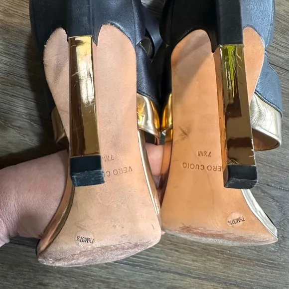 BCBGMAXAZRIA Vero Cuoio Heels Gold Black Leather Strap Stiletto Sandals 7.5