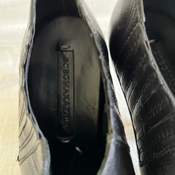 ♟️BCBGMAXAZRIA♟️Elegant Black Women's Ankle Bootie. Size 8