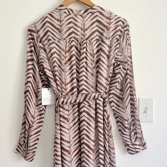 Bella Dahl Willow Goldie Flowy Midi Wrap Shirtdress Golden Chevron Print NWT