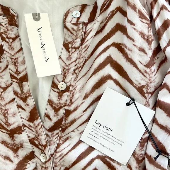Bella Dahl Willow Goldie Flowy Midi Wrap Shirtdress Golden Chevron Print NWT