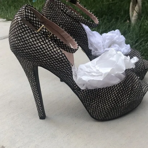 BETSEY Johnson platform heels sandals