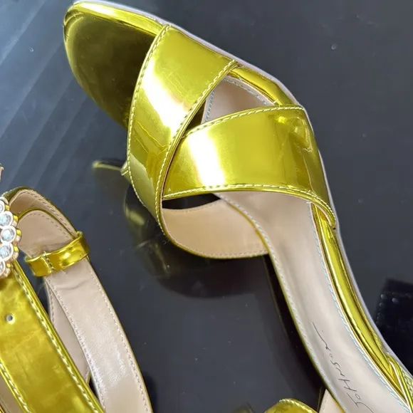 Betsey Johnson SB-Bell Yellow Gold Metallic Crystal Embellished Heel Sandals 8.5