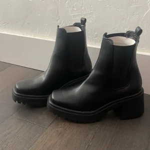 Black Boots