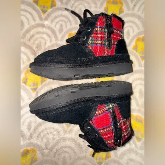 Black Red Plaid Neumel UGG Boots Toddler 9 9c Christmas Winter Kids Shoes Unisex