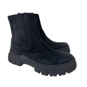BOEMOS Suede platform pull on back boots size 37