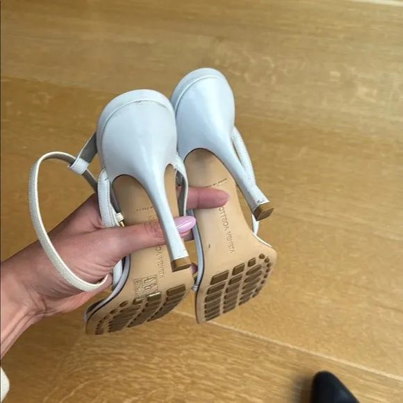 Bottega Veneta White Heeled Sandals with Minimalist Design
