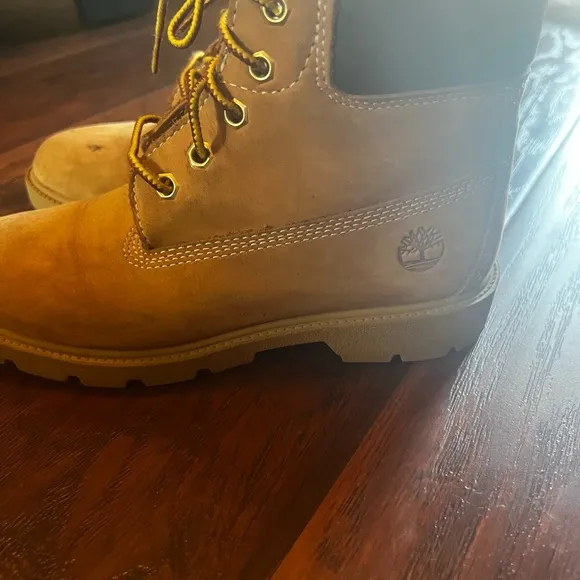 Boy timberland boots size 3. Smoke free home