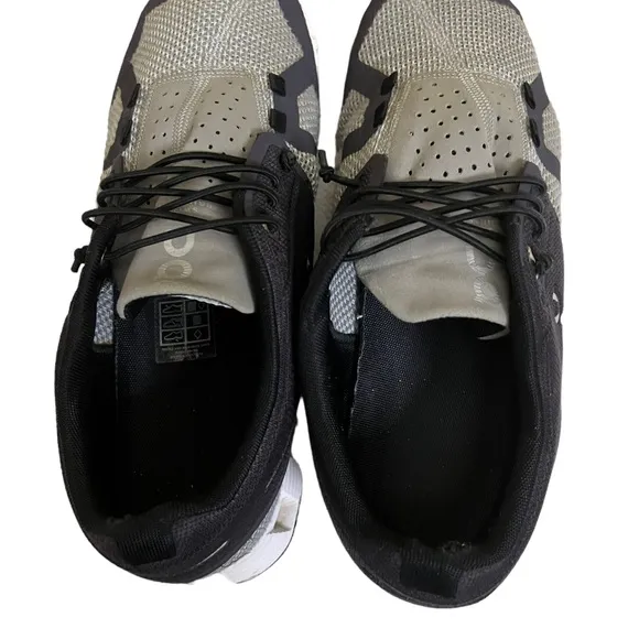 BRAND  On CLOUD Men's Running Shoes size 7.5 in excellent used condition.