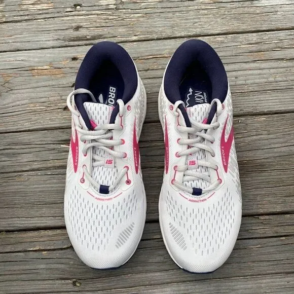 BROOKS ADDICTION GTS 15 Women’s Running Shoes - SIZE 9.5D