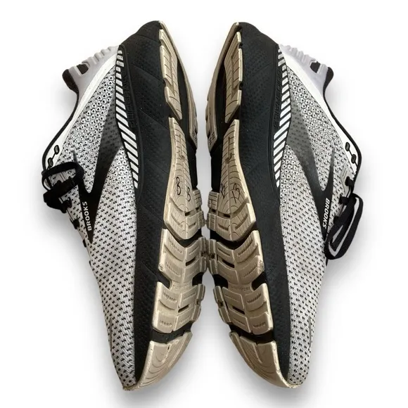 Brooks Adrenaline GTS 22 Mens Size 12 Gray Black Athletic Shoes‎ 1103661D135