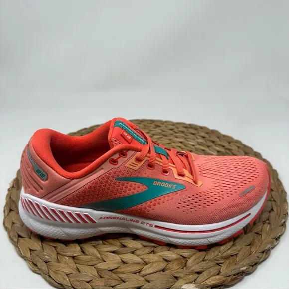 BROOKS Adrenaline GTS 22 Running Shoes Coral Latigo Bay White Size 8 Women's