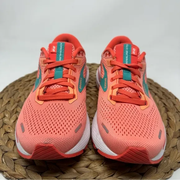 BROOKS Adrenaline GTS 22 Running Shoes Coral Latigo Bay White Size 8 Women's