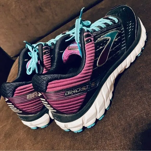 Brooks Ghost 9 womens running shoes 7 US 38 EUR medium Excellent Condition